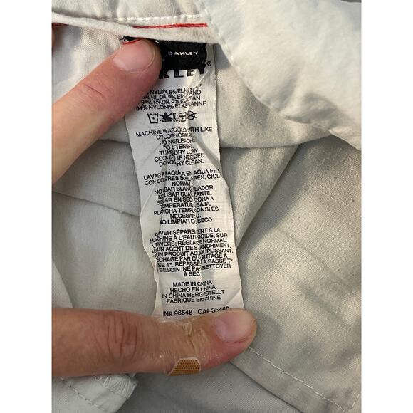 Oakley Men’s Bone Colored Khaki Shorts Size 28W 11" inseam Pre-owned - Picture 4 of 10